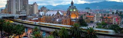 Tourists swarm it, and foreigners (especially young it was the most cosmopolitan and international city i visited in colombia. Spanischkurs In Medellin Kolumbien