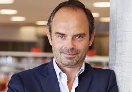 Edouard Philippe Un Premier Ministre Romancier A Suspense Premier Ministre Premiers Sons Juppe