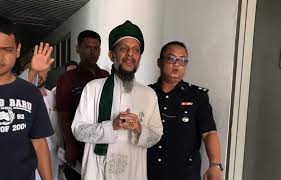 Mahkamah tinggi syariah seremban yang bersidang hari ini memutuskan mayat nyonya tahir diserahkan kepada keluarganya dan dikebumikan mengikut upacara buddha setelah wanita itu disytiharkan sebagai. Uncategorized Sahabat Syarie Page 4