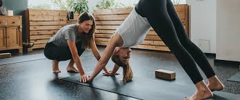 Der bluttest beim arzt kann zusätzlich noch die information liefern, seit wann die schwangerschaft besteht. Yogibar Yoga In Berlin Friedrichshain