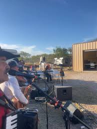 El retirado corrido de pedernales con el compa Alfredo y su cuaco 🎻🎻