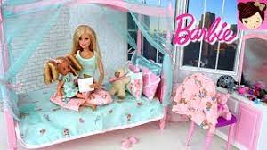 Barbie all around home kelly bedroom playset is a 2001 mattel production. Barbie Babysitting Evening Routine Barbie Bedroom Bathtub Toy Mc Donalds Playset Youtube