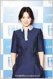 Song hye kyo là nữ diễn viên hàn quốc được biết đến qua các phim trái tim mùa thu, một cho tất cả, ngôi nhà hạnh phúc, gió đông năm ấy, hậu duệ mặt trời. Song Hye Kyo Net Worth Bio Height Family Age Weight Wiki 2021