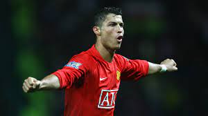 Manchester united forward cristiano ronaldo delights his championship victory to the fans after the final match against liga de quito of ecuador in the fifa club world cup 2008 in yokohama on. Ich Konnte Das Gar Nicht Glauben Als Cristiano Ronaldo Statt Zu Manchester United Fast Nach Liverpool Ging Goal Com