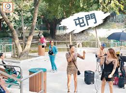 Tuen mun park, formerly known as tuen mun town park, is located in tuen mun, hong kong. æŽ¢å°„ç‡ˆ å±¯é–€å…¬åœ' é¶¯é³´ å±…æ°'å«è‹¦ æ±æ–¹æ—¥å ±