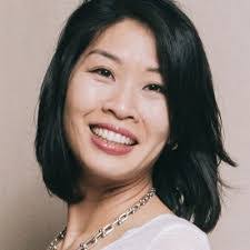 Gloria Valdelamar's Instagram, Twitter & Facebook