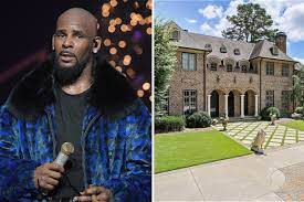 Robert sylvester kelly (born january 8, 1967) is an american singer, songwriter, and record producer. Inside R Kelly S House Where He Held Women Captive And Forced Them To Take Part In Orgies Sold For 1 8million