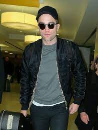 Robert Pattinson Jfk Airport 12 22 12 Robert Pattinson Robert P Kristen