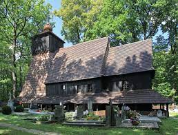 Památkově chráněný dřevěný kostel shořel v létě 2017. Kostel Boziho Tela Guty Wikipedie