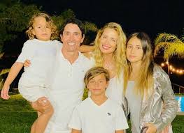 Главная / латиноамериканские актеры / э / себастьян эстеванес (sebastian estevanez, sebastián estevanéz) / фотографии. Vyytqw1qt1bl M