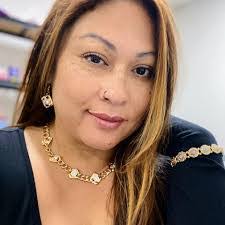 Cynthia Nokes's Instagram, Twitter & Facebook