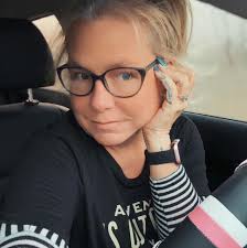 Is Victor a Traveler and what is his backstory?