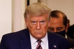 Hé lộ lý do FBI đột kích, phá két sắt nhà riêng của ông Trump