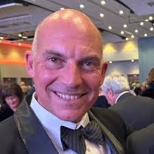 Murray Walton's Instagram, Twitter & Facebook