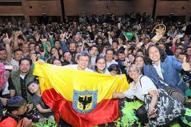 Claudia is also the mother of the young actors brandon gil and dielmer gil. Who Is Claudia Lopez Bogota S First Openly Gay Female Mayor