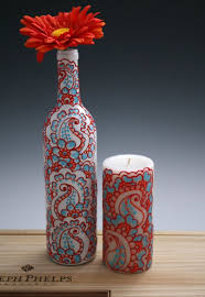 Weinflasche Vase Mit Passenden Kerze Festgelegt Weiss Von Lucentjane Bemalte Glasflaschen Weinflaschen Dekorieren Weinflasche Vasen
