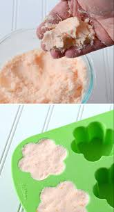 Badekugeln sind kugeln, die als badezusatz ins badewasser gegeben werden. Badekugel Mit Orange Selbst Machen Backform Blumen Badekugeln Selber Machen Badekugeln Kosmetik Selber Machen Handcreme