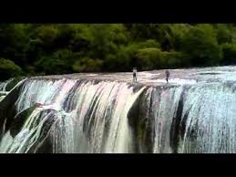 Sastoji se od dvije spavaće sobe,dnenog boravka sa. Strbacki Buk Skok Sa Vodopada Pocetak Splavarenja Waterfall Jumping Beginning Of Rafting Youtube