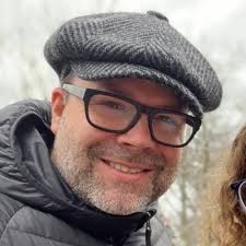 Derek Worthington's Instagram, Twitter & Facebook