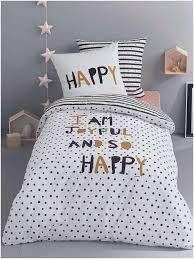 Notre collection de housses de couette aux imprimés fantaisie répond à toutes vos envies, à toutes les déco. Taille Couette Lit 160x200 Taille Couette Lit 160x200 Quelle Taille De Couette Pour Un Lit 160x200 Cdiscount Vot White Duvet Covers Kids Bedroom Duvet Covers
