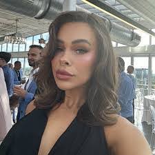 Bree Woods's Instagram, Twitter & Facebook