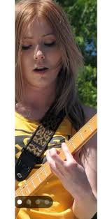 PLEASE, JUST MAKE IT STOP. EVERYWHERE I LOOK (on Reddit) I SEE HER FACE.  PLEASE : rguitarcirclejerk