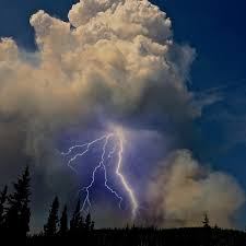 Stunning image captures lightning strike from wildfire's pyrocumulus cloud  | ThorntonWeather.com