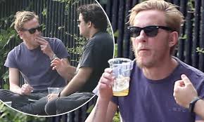 He is a rising british actor who has appeared in several important films, plays, and television programs. Laurence Fox Enjoys A Takeaway Pint And A Cigarette In The Street Daily Mail Online