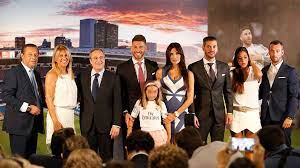 Pilar rubio y sergio ramos querían seguir viviendo en madrid por muchos motivos: Boda Sergio Ramos Y Pilar Rubio Quien Es Quien En Sus Familias