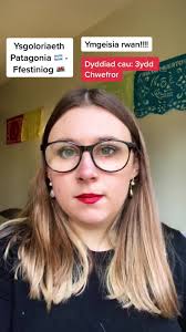 Elin Roberts (@elin_roberts_)