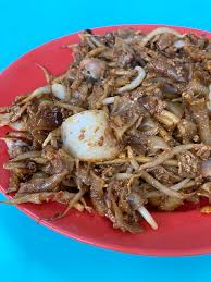 Be prepared to queue for about 20 to 40 minutes, depending on the. Sg Food On Foot Singapore Food Blog Best Singapore Food Singapore Food Reviews Outram Park Fried Kway Teow Mee Hong Lim Food Centre A Messy Plate Of