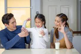 Setelah dipanaskan kemudian susu steril tersebut dimasukkan di dalam kemasan kaleng. Mengenal Susu Cair Uht Full Cream Dan Manfaatnya Di Sini Alodokter