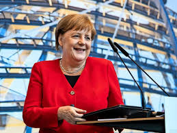 Angela merkel ist seit dem jahr 2005 die erste deutsche bundeskanzlerin. Zdf Packt Aus So Streng Sind Die Vorschriften Von Bundeskanzlerin Angela Merkel