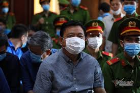 Dư luận đừng quá ồn ào, cũng đừng hoan hỉ thái quá về việc ông đinh la thăng và một loạt nhân vật nguyên là quan chức lớn thuộc tập đoàn dầu khí lần lượt bị cơ quan chức năng khởi tố, bắt tạm giam. Fotkpfoot7tdxm