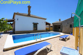 Bienvenidos a casas de vacaciones. Conil Chalet Con Piscina Para Vacaciones En Cadiz