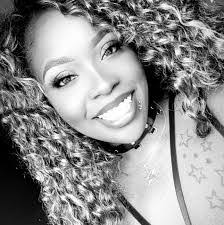 Tammi Lynch's Instagram, Twitter & Facebook