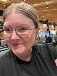 Hitting the road (skies cause I'm flying?) again! This time, I'm heading to  Hulaween Music Festival. See y'all back