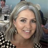 100+ perfiles de «Karri»