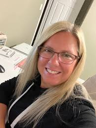 Tanya Bertram's Instagram, Twitter & Facebook