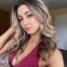 𝐁𝐫𝐞𝐞-𝐀𝐧𝐧𝐚 𝐊𝐮𝐧𝐳𝐞 (@bkunze10)