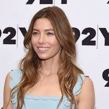 Jessica biel's son silas, 6, has chill response to justin timberlake's music: Jessica Biel Mit Dieser Ubung Macht Sie Sich Fit Fur Die Emmys Fit For Fun