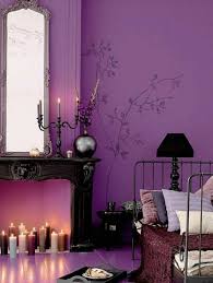 Avec le jaune moutarde : 25 Idees De Decoration Chambre Violet Elegante A Decouvrir