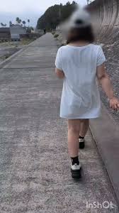 Burdieowo peek in car