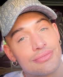 Michael Wakeman's Instagram, Twitter & Facebook