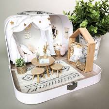 Pin By Claira Hart On Miniatures In 2020 Mini Doll House Doll House Travel Dollhouse