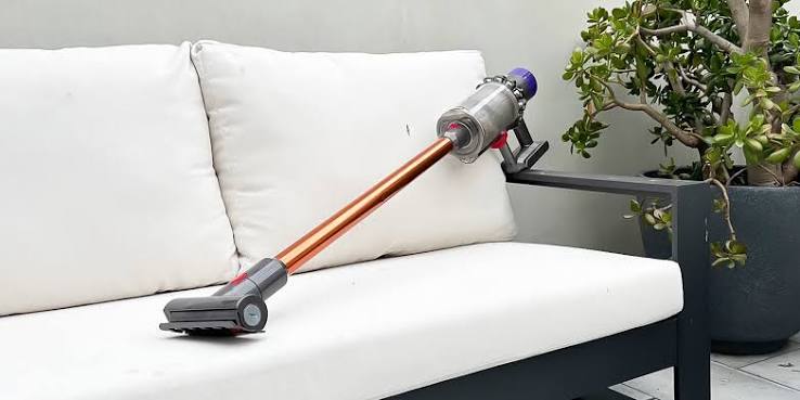 How to clean outdoor cushions in Mauritius