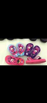 Kids Cartoon Character Slippers Size Mama Zet Enterprise Facebook Baby in bathtub with duck toy illustration, wedding invitation baby shower infant message, cartoon cute baby shower duck swimming, cartoon character, food png. facebook