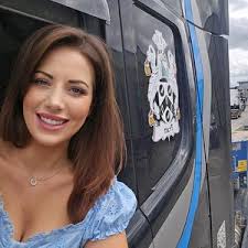 Donna Vidal (@_donnavidal)