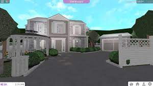The graveyard is a brand new holiday location in the city of bloxburg, and features a variety of halloween items, especially tombstones, scattered across one of bloxburg's many parks. Aesthetic Simple Blush Home Part 2 Garden And Yard Bloxburg Speedbuild Youtube
