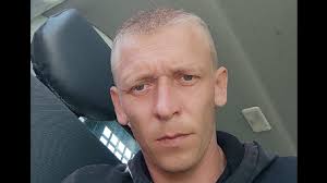 Un homme jugé pour viol et tentatives de viol, alors qu'il était en liberté  conditionnelle après un meurtre sauvage